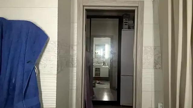 SheenaArntson from StripChat