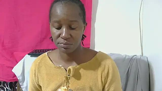 sluttylaura21 from StripChat