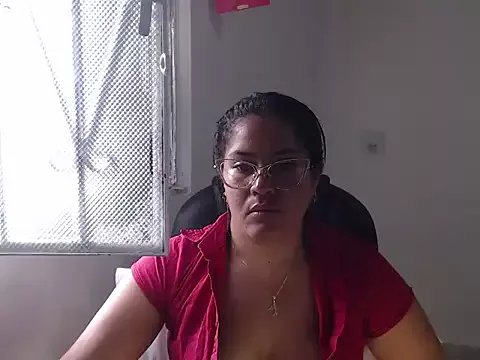 sweettmiah on StripChat 