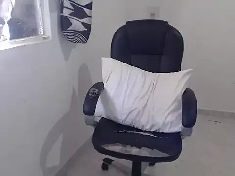 sweettmiah on StripChat 