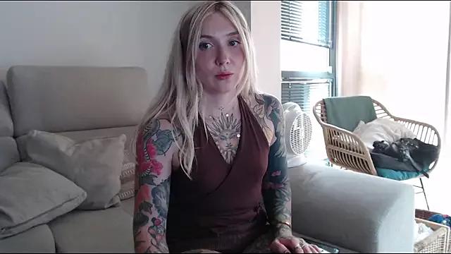 tattoobbgirl on StripChat 