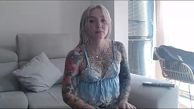 tattoobbgirl on StripChat 