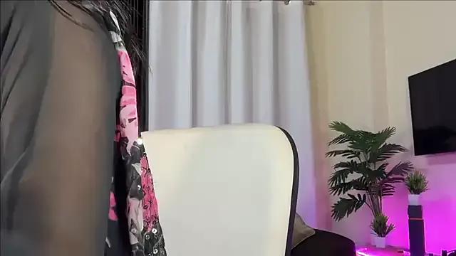 Wow-nisha from StripChat