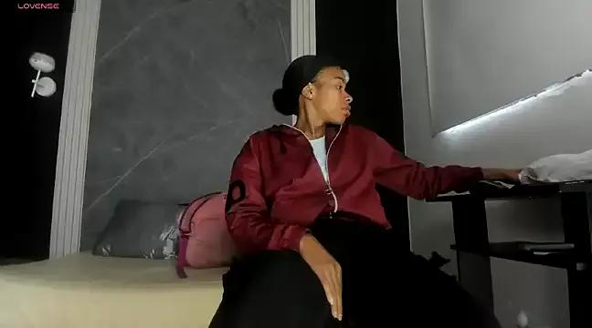 YummyDuooo on StripChat 