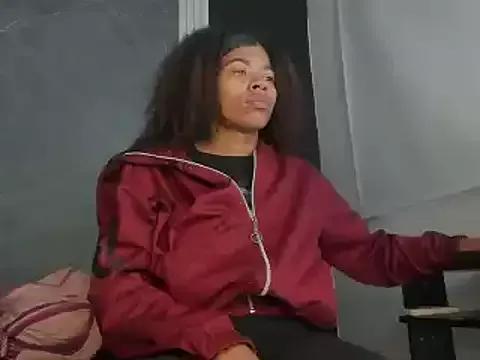 YummyDuooo on StripChat 